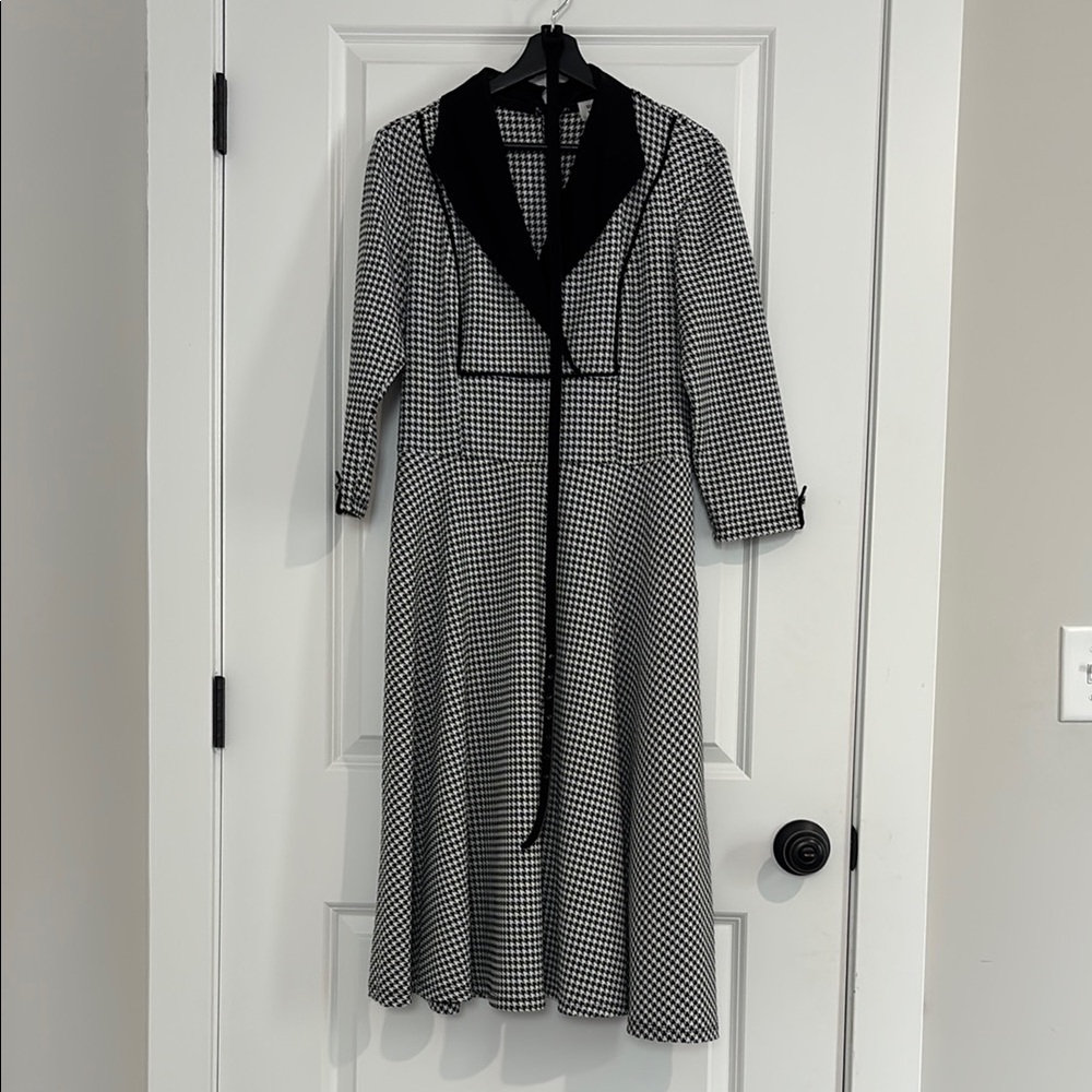 Unique Vintage Houndstooth A-Line Midi Dress with Collar